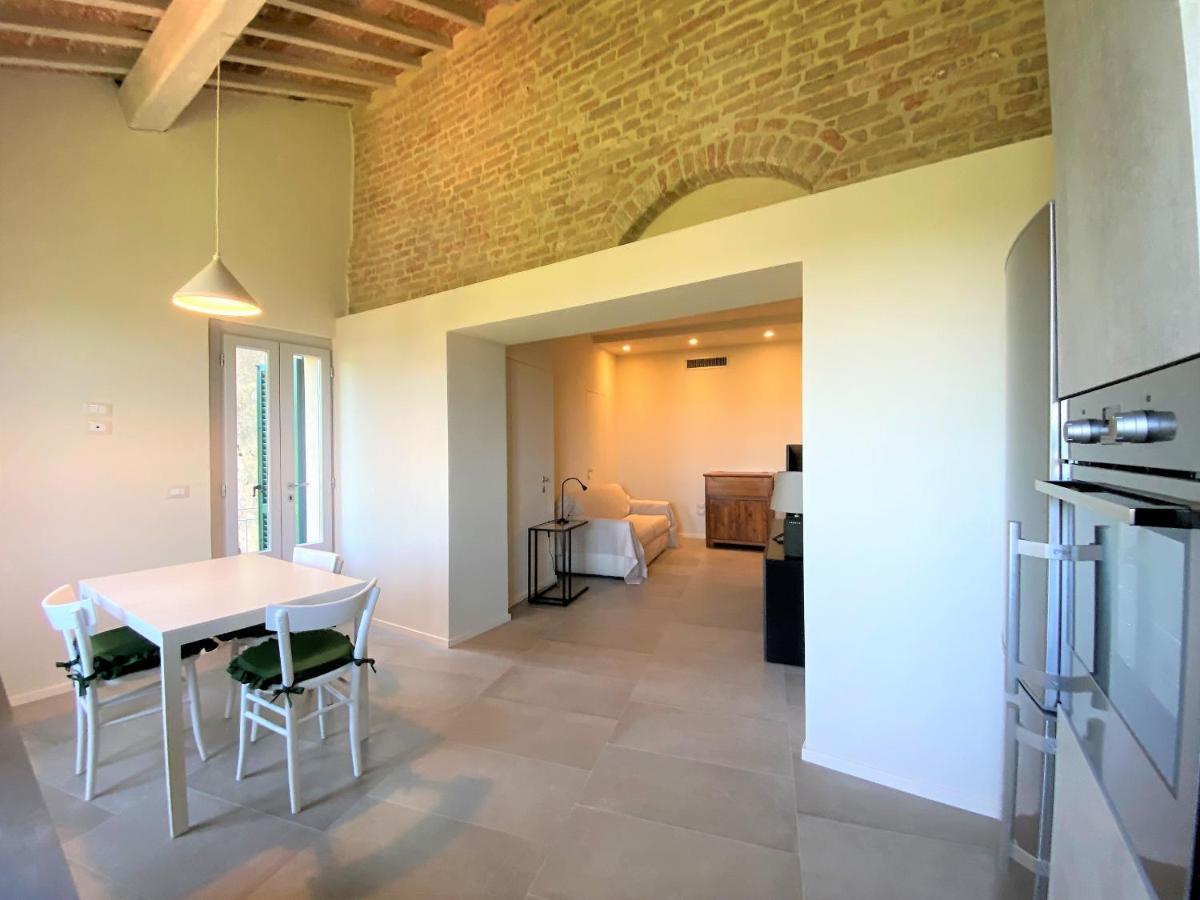 Tra Le Mura-central In Sienne